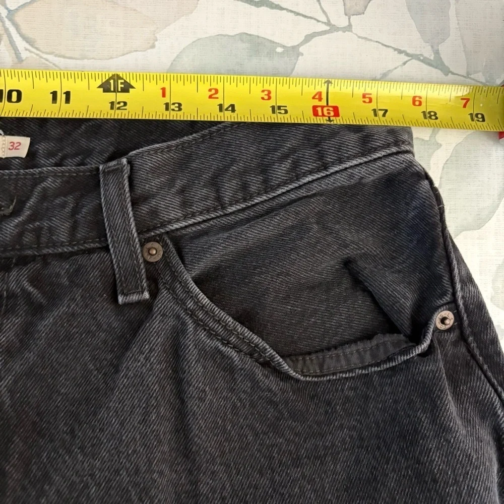 Levi's Straight Leg Jeans in Washed Black
